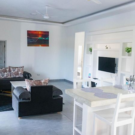 4 U Luxury Bungalows Diani Playa de Diani Exterior foto