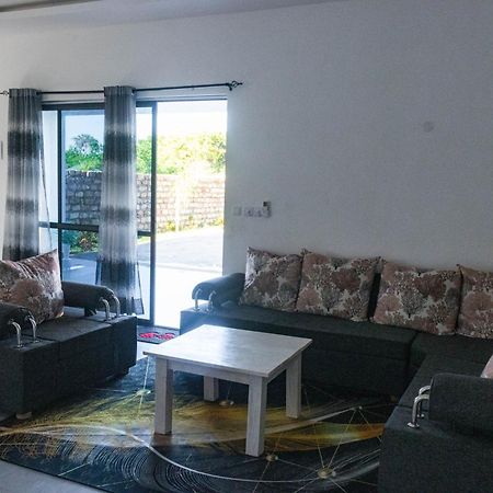 4 U Luxury Bungalows Diani Playa de Diani Exterior foto