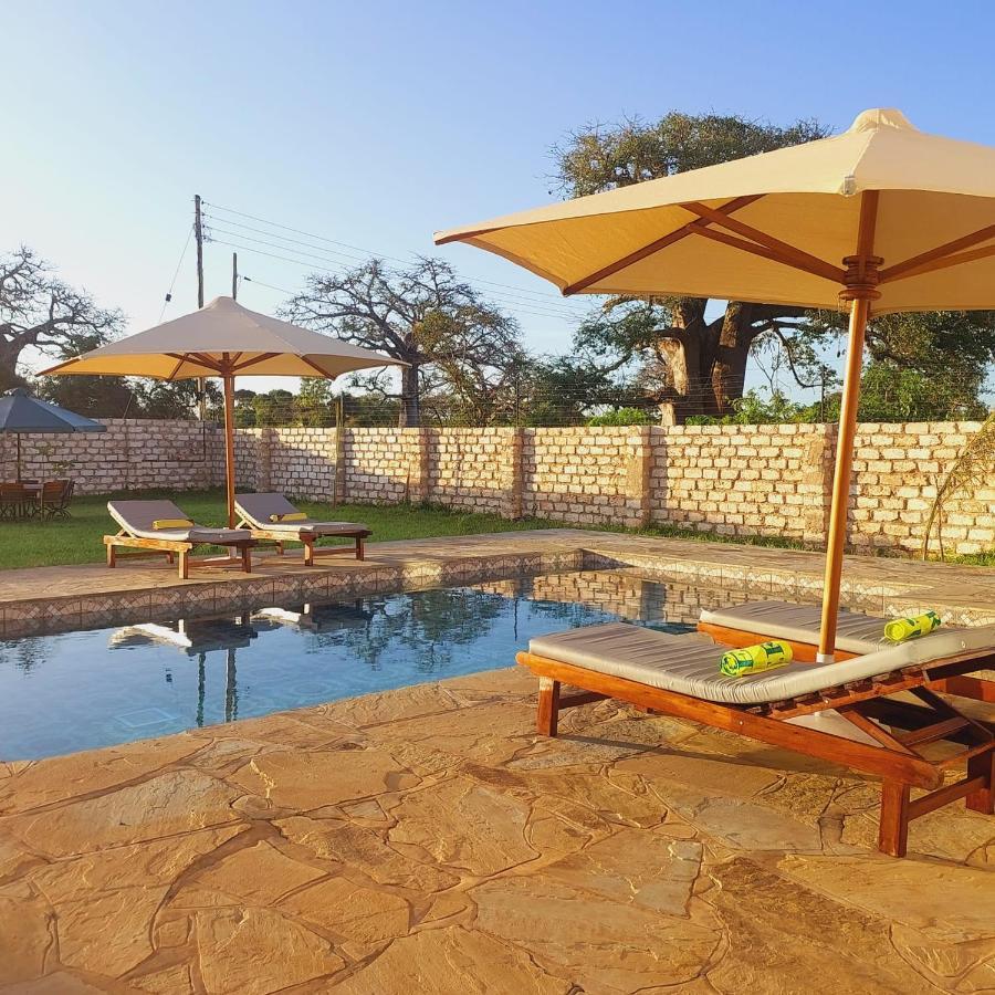 4 U Luxury Bungalows Diani Playa de Diani Exterior foto
