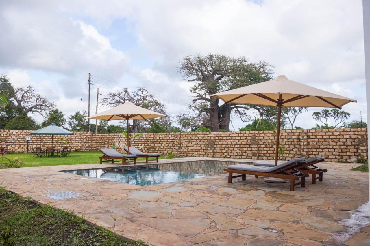 4 U Luxury Bungalows Diani Playa de Diani Exterior foto