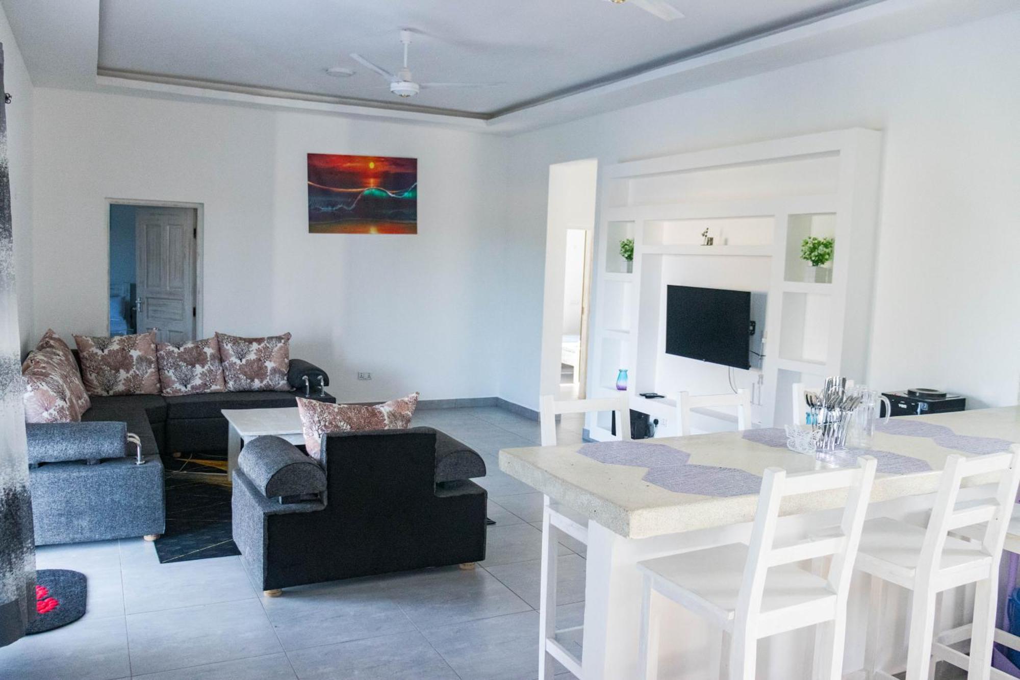4 U Luxury Bungalows Diani Playa de Diani Exterior foto